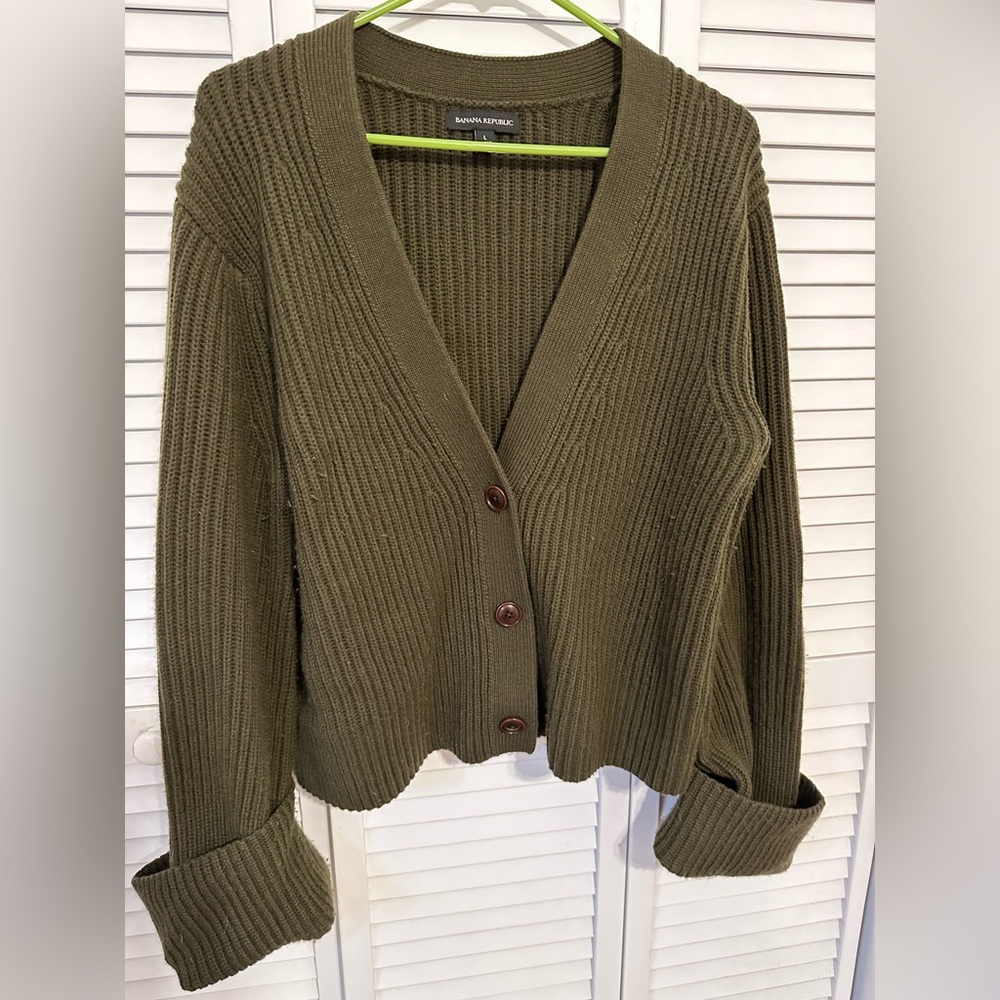 Banana Republic olive wool cuffed cardigan - size L